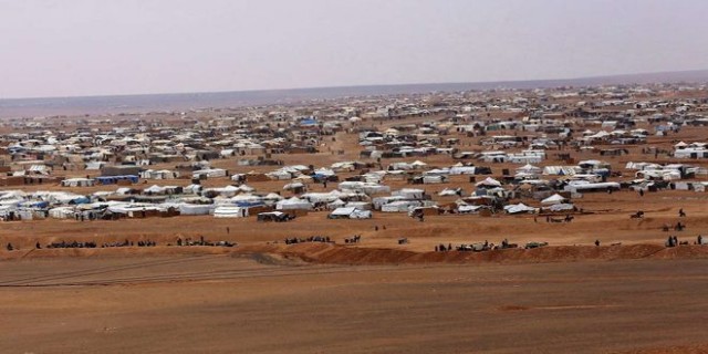 humanitarian-convoys-besieged-civilians-al-Rukban-camp.jpg